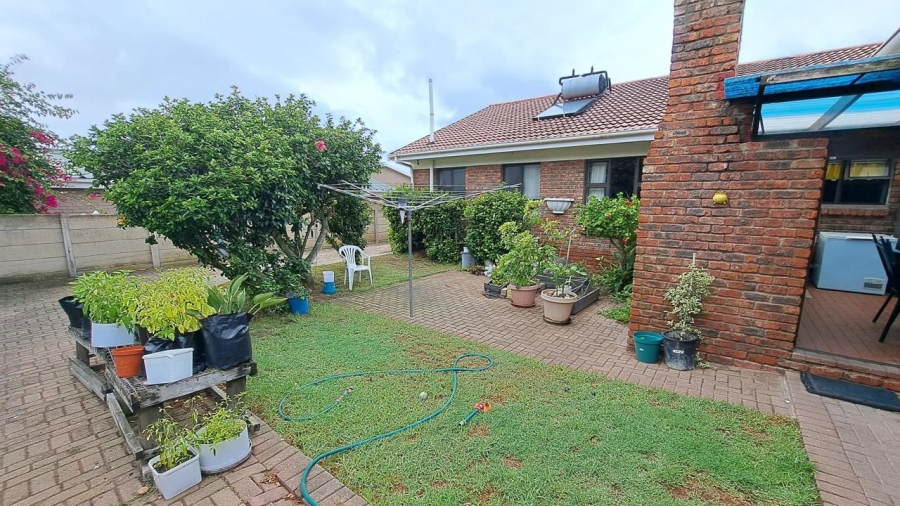 4 Bedroom Property for Sale in Reebok Western Cape